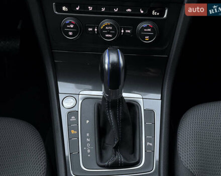 Білий Фольксваген e-Golf, об'ємом двигуна 0 л та пробігом 20 тис. км за 18001 $, фото 15 на Automoto.ua