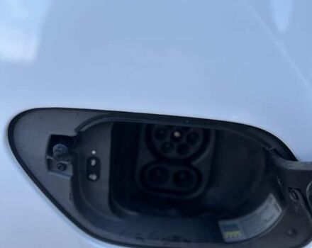 Белый Фольксваген e-Golf, объемом двигателя 0 л и пробегом 48 тыс. км за 13900 $, фото 15 на Automoto.ua