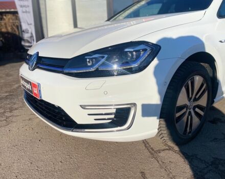 Белый Фольксваген e-Golf, объемом двигателя 0 л и пробегом 5 тыс. км за 18990 $, фото 11 на Automoto.ua