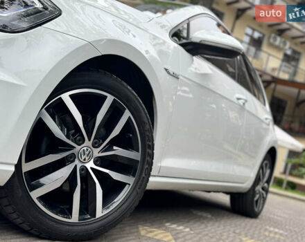 Белый Фольксваген e-Golf, объемом двигателя 0 л и пробегом 145 тыс. км за 14590 $, фото 5 на Automoto.ua