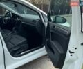 Белый Фольксваген e-Golf, объемом двигателя 0 л и пробегом 83 тыс. км за 12999 $, фото 20 на Automoto.ua