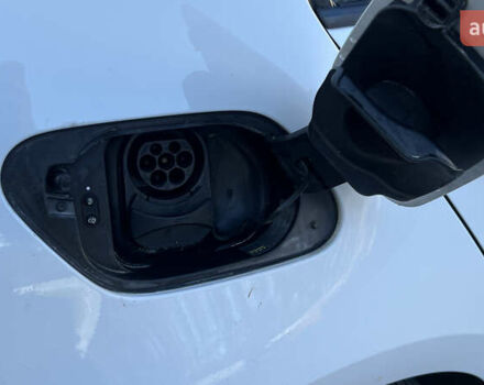 Белый Фольксваген e-Golf, объемом двигателя 0 л и пробегом 84 тыс. км за 13250 $, фото 54 на Automoto.ua