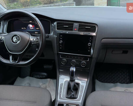 Белый Фольксваген e-Golf, объемом двигателя 0 л и пробегом 88 тыс. км за 14500 $, фото 42 на Automoto.ua