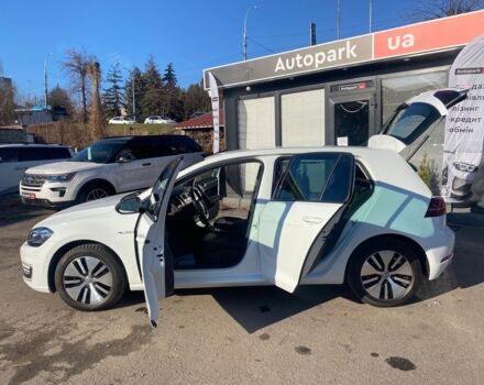 Белый Фольксваген e-Golf, объемом двигателя 0 л и пробегом 5 тыс. км за 18990 $, фото 28 на Automoto.ua