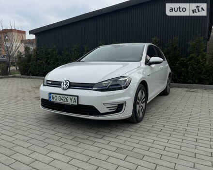 Белый Фольксваген e-Golf, объемом двигателя 0 л и пробегом 227 тыс. км за 13700 $, фото 3 на Automoto.ua