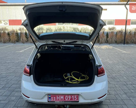 Белый Фольксваген e-Golf, объемом двигателя 0 л и пробегом 84 тыс. км за 13250 $, фото 59 на Automoto.ua