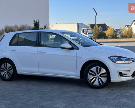 Белый Фольксваген e-Golf, объемом двигателя 0 л и пробегом 84 тыс. км за 13250 $, фото 3 на Automoto.ua