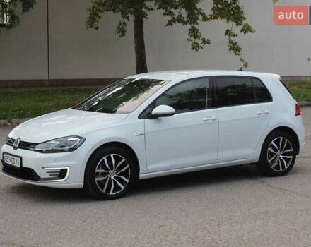 Белый Фольксваген e-Golf, объемом двигателя 0 л и пробегом 68 тыс. км за 14999 $, фото 3 на Automoto.ua