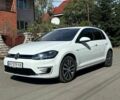 Белый Фольксваген e-Golf, объемом двигателя 0 л и пробегом 108 тыс. км за 15500 $, фото 17 на Automoto.ua