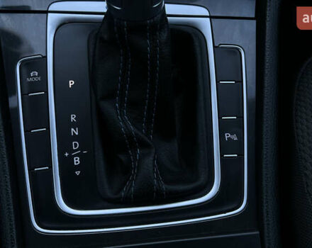 Белый Фольксваген e-Golf, объемом двигателя 0 л и пробегом 84 тыс. км за 13250 $, фото 115 на Automoto.ua