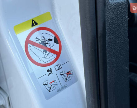 Белый Фольксваген e-Golf, объемом двигателя 0 л и пробегом 84 тыс. км за 13250 $, фото 87 на Automoto.ua