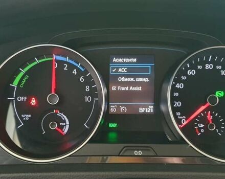 Белый Фольксваген e-Golf, объемом двигателя 0 л и пробегом 92 тыс. км за 14200 $, фото 2 на Automoto.ua