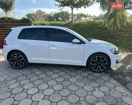 Белый Фольксваген e-Golf, объемом двигателя 0 л и пробегом 48 тыс. км за 13900 $, фото 4 на Automoto.ua