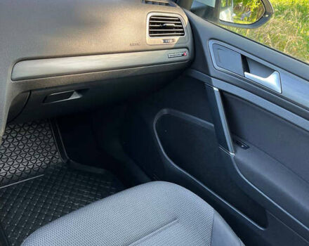 Белый Фольксваген e-Golf, объемом двигателя 0 л и пробегом 169 тыс. км за 13500 $, фото 10 на Automoto.ua