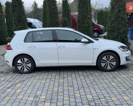 Белый Фольксваген e-Golf, объемом двигателя 0 л и пробегом 88 тыс. км за 14500 $, фото 14 на Automoto.ua
