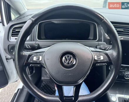 Белый Фольксваген e-Golf, объемом двигателя 0 л и пробегом 117 тыс. км за 15800 $, фото 21 на Automoto.ua