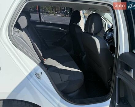 Білий Фольксваген e-Golf, об'ємом двигуна 0 л та пробігом 104 тис. км за 13700 $, фото 17 на Automoto.ua