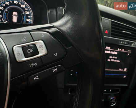 Белый Фольксваген e-Golf, объемом двигателя 0 л и пробегом 145 тыс. км за 14590 $, фото 96 на Automoto.ua