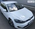 Белый Фольксваген e-Golf, объемом двигателя 0 л и пробегом 49 тыс. км за 15500 $, фото 6 на Automoto.ua
