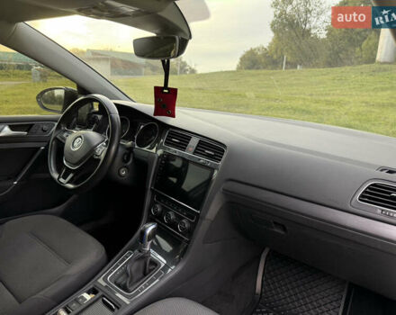 Белый Фольксваген e-Golf, объемом двигателя 0 л и пробегом 95 тыс. км за 15500 $, фото 6 на Automoto.ua