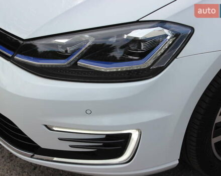 Белый Фольксваген e-Golf, объемом двигателя 0 л и пробегом 68 тыс. км за 14999 $, фото 11 на Automoto.ua