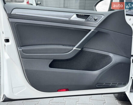 Білий Фольксваген e-Golf, об'ємом двигуна 0 л та пробігом 20 тис. км за 18001 $, фото 9 на Automoto.ua