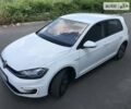 Белый Фольксваген e-Golf, объемом двигателя 0 л и пробегом 17 тыс. км за 15999 $, фото 1 на Automoto.ua