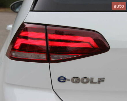 Белый Фольксваген e-Golf, объемом двигателя 0 л и пробегом 68 тыс. км за 14999 $, фото 17 на Automoto.ua