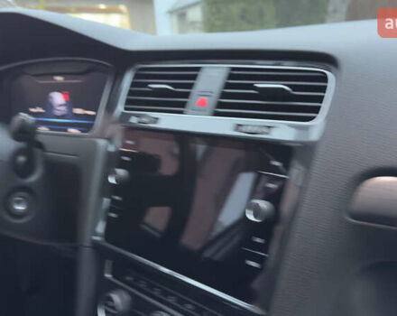 Белый Фольксваген e-Golf, объемом двигателя 0 л и пробегом 88 тыс. км за 14500 $, фото 47 на Automoto.ua