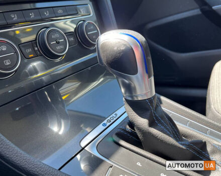 Білий Фольксваген e-Golf, об'ємом двигуна 36 л та пробігом 56 тис. км за 15300 $, фото 16 на Automoto.ua