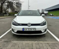 Белый Фольксваген e-Golf, объемом двигателя 0 л и пробегом 117 тыс. км за 15800 $, фото 2 на Automoto.ua