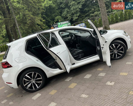 Белый Фольксваген e-Golf, объемом двигателя 0 л и пробегом 145 тыс. км за 14590 $, фото 114 на Automoto.ua