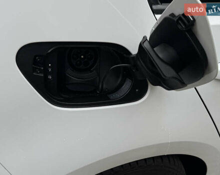 Белый Фольксваген e-Golf, объемом двигателя 0 л и пробегом 145 тыс. км за 14590 $, фото 43 на Automoto.ua