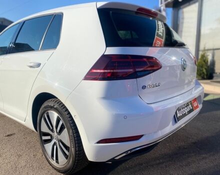 Белый Фольксваген e-Golf, объемом двигателя 0 л и пробегом 5 тыс. км за 18990 $, фото 16 на Automoto.ua