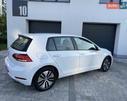 Белый Фольксваген e-Golf, объемом двигателя 0 л и пробегом 35 тыс. км за 14750 $, фото 13 на Automoto.ua