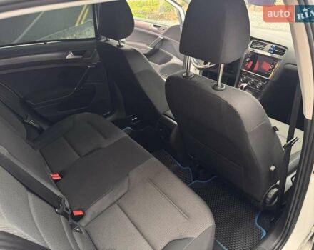 Белый Фольксваген e-Golf, объемом двигателя 0 л и пробегом 170 тыс. км за 13000 $, фото 18 на Automoto.ua