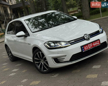 Белый Фольксваген e-Golf, объемом двигателя 0 л и пробегом 145 тыс. км за 14590 $, фото 172 на Automoto.ua