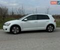 Белый Фольксваген e-Golf, объемом двигателя 0 л и пробегом 83 тыс. км за 12999 $, фото 2 на Automoto.ua