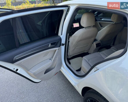 Белый Фольксваген e-Golf, объемом двигателя 0 л и пробегом 88 тыс. км за 15100 $, фото 30 на Automoto.ua