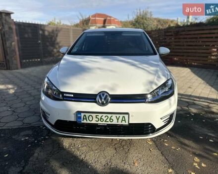 Белый Фольксваген e-Golf, объемом двигателя 0 л и пробегом 48 тыс. км за 13900 $, фото 1 на Automoto.ua