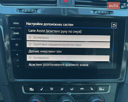 Белый Фольксваген e-Golf, объемом двигателя 0 л и пробегом 88 тыс. км за 15100 $, фото 71 на Automoto.ua