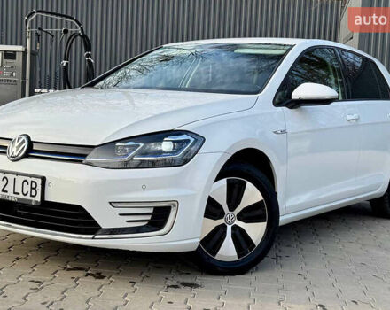 Белый Фольксваген e-Golf, объемом двигателя 0 л и пробегом 96 тыс. км за 12150 $, фото 10 на Automoto.ua