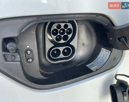 Білий Фольксваген e-Golf, об'ємом двигуна 0 л та пробігом 35 тис. км за 15600 $, фото 17 на Automoto.ua