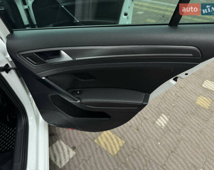 Белый Фольксваген e-Golf, объемом двигателя 0 л и пробегом 145 тыс. км за 14590 $, фото 128 на Automoto.ua
