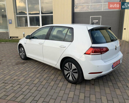 Белый Фольксваген e-Golf, объемом двигателя 0 л и пробегом 146 тыс. км за 12650 $, фото 13 на Automoto.ua