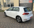 Белый Фольксваген e-Golf, объемом двигателя 0 л и пробегом 146 тыс. км за 12650 $, фото 13 на Automoto.ua