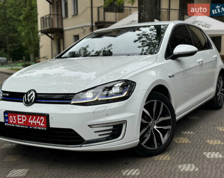 Белый Фольксваген e-Golf, объемом двигателя 0 л и пробегом 145 тыс. км за 14590 $, фото 179 на Automoto.ua