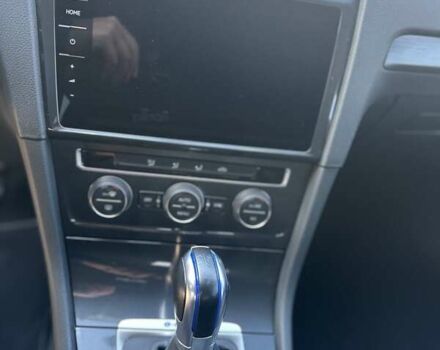 Белый Фольксваген e-Golf, объемом двигателя 0 л и пробегом 48 тыс. км за 13900 $, фото 8 на Automoto.ua