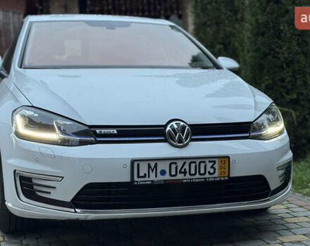 Белый Фольксваген e-Golf, объемом двигателя 0 л и пробегом 88 тыс. км за 14500 $, фото 17 на Automoto.ua