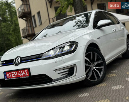 Белый Фольксваген e-Golf, объемом двигателя 0 л и пробегом 145 тыс. км за 14590 $, фото 1 на Automoto.ua